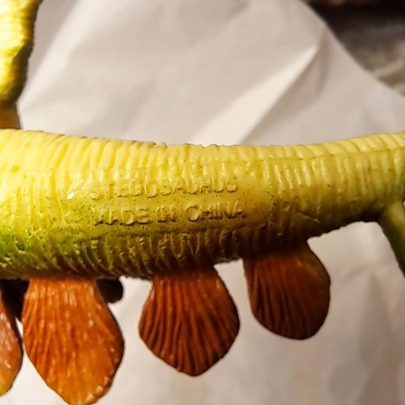 STEGOSAURUS DINOSAUR TOY 2012 REALISTIC 8" PLASTIC GREEN WITH BROWN PLATES HTF - Picture 5 of 6